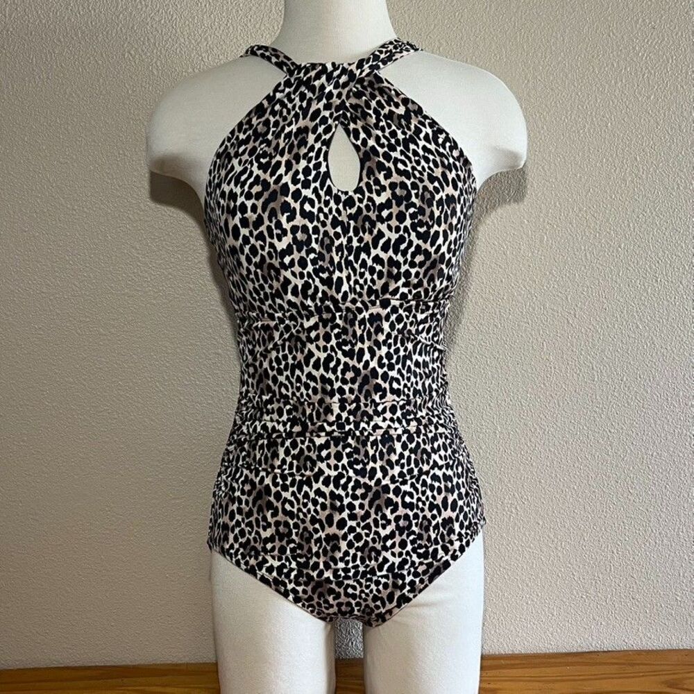 Embrace Your Curves Swimsuit Medium Resort Glam Halter Cheetah Keyhole Neck